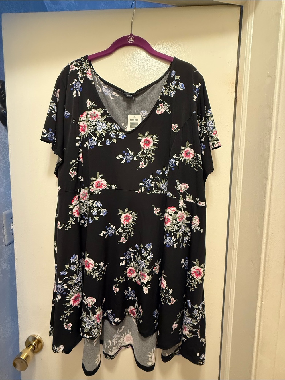 torrid Black Floral V-Neck Flutter Sleeve Tunic with Pink & Blue Blooms